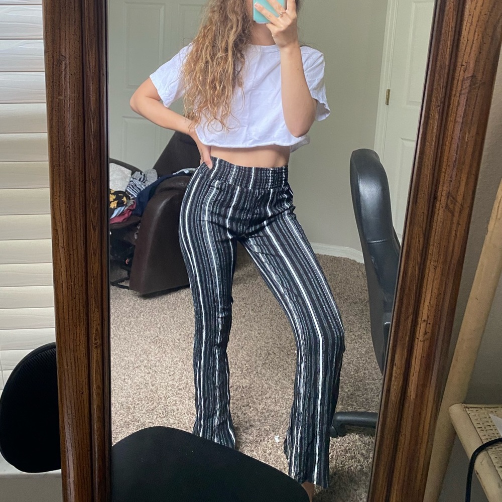 Black and white flowy pants
